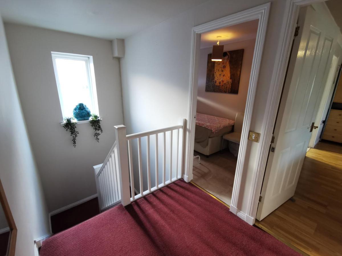 4-Bedroom Apartment Perfect For Families! Единбург Екстер'єр фото